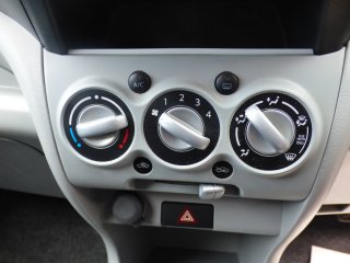 /photos/9719/63341521-e726-6322-f476-ec30e6cbf14d_i320x240.jpg